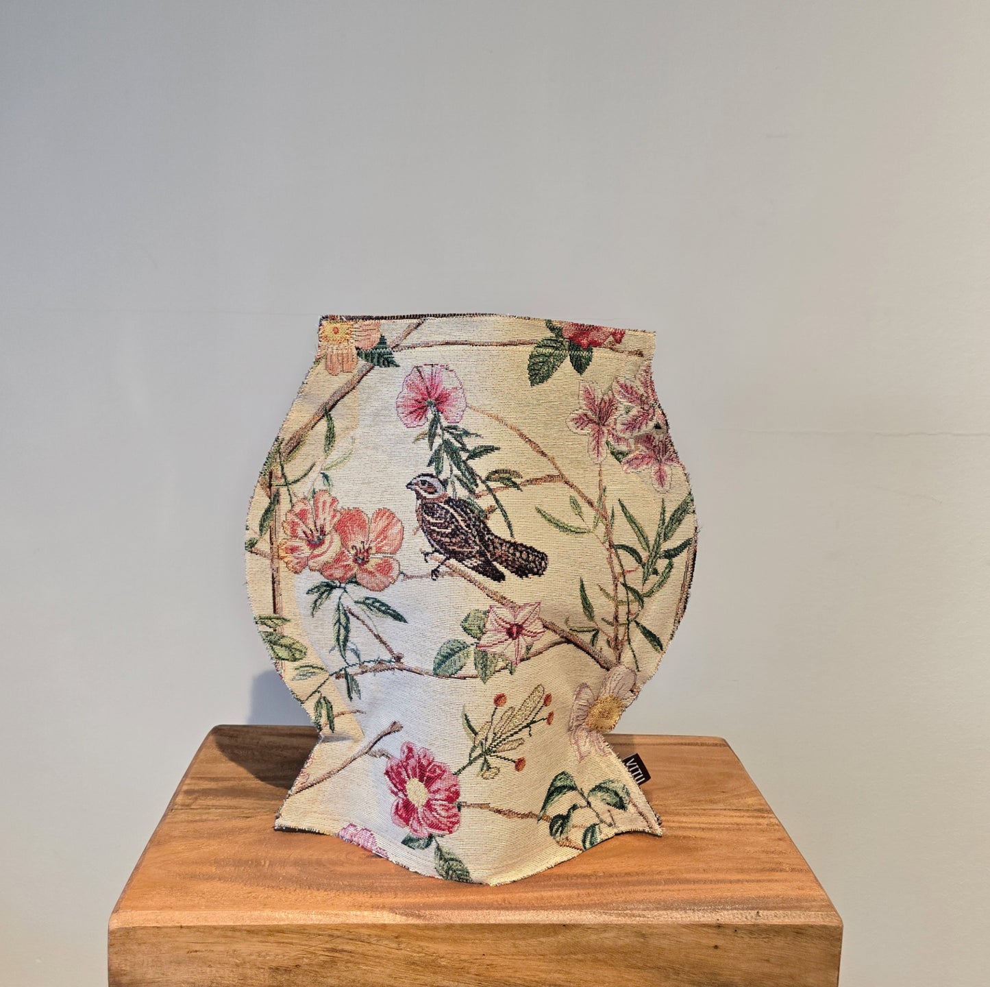 X BEIGE - M | VITU VASE COVER