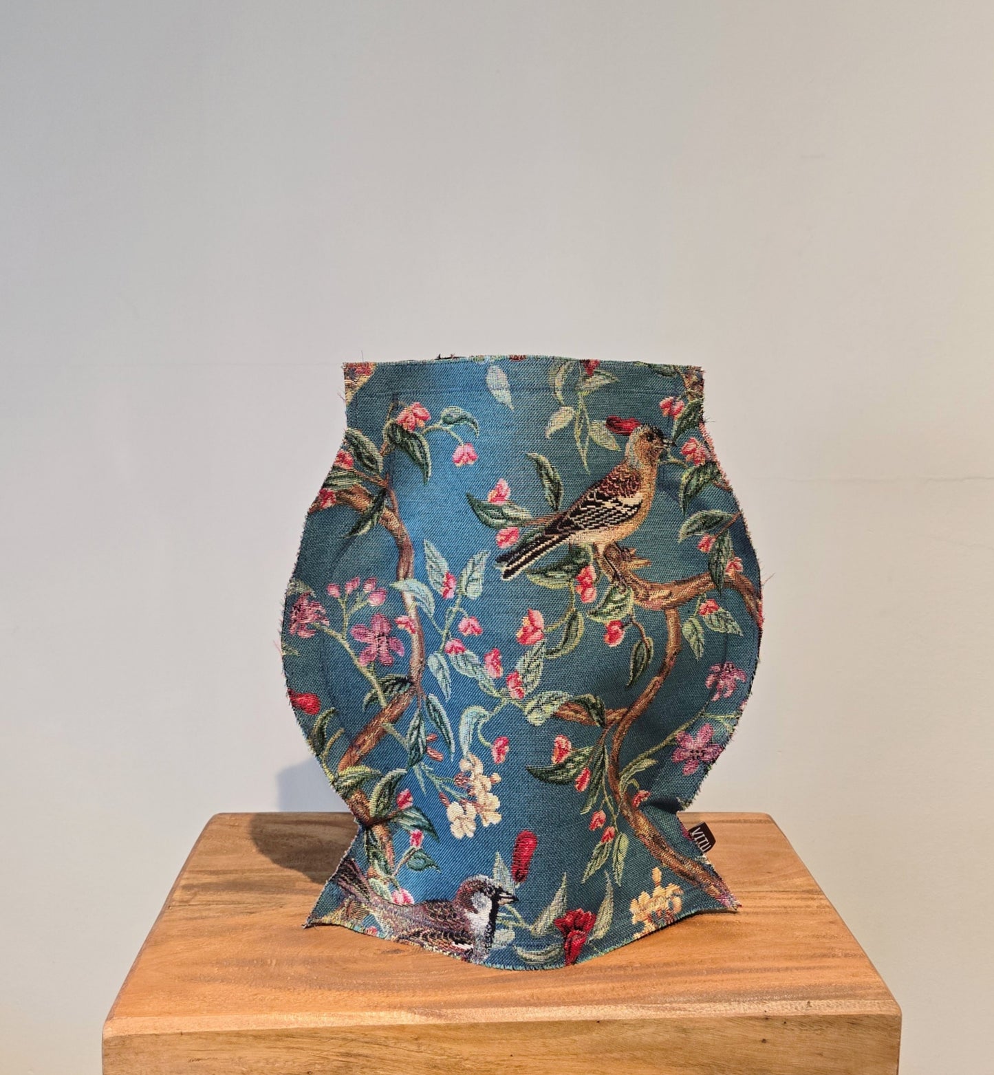 X BLUE - M | VITU VASE COVER