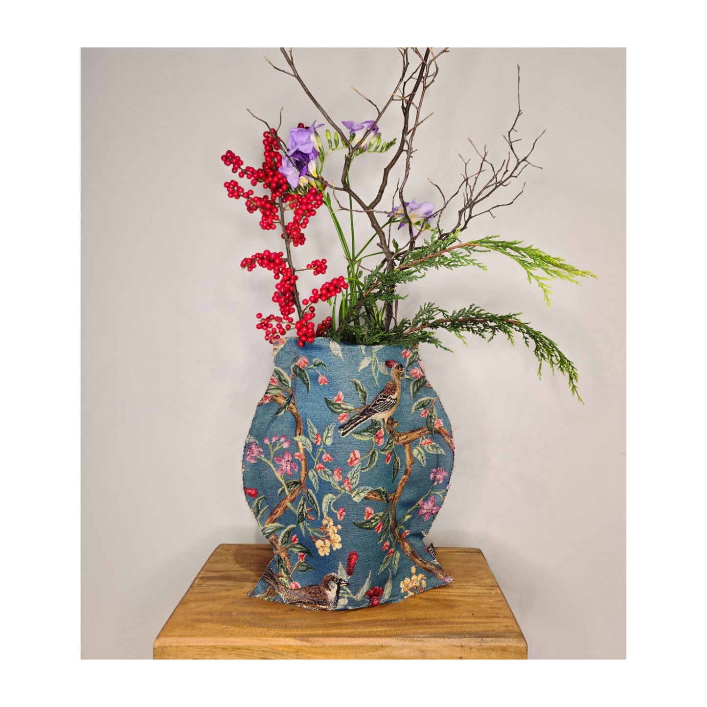 X BLUE - M | VITU VASE COVER